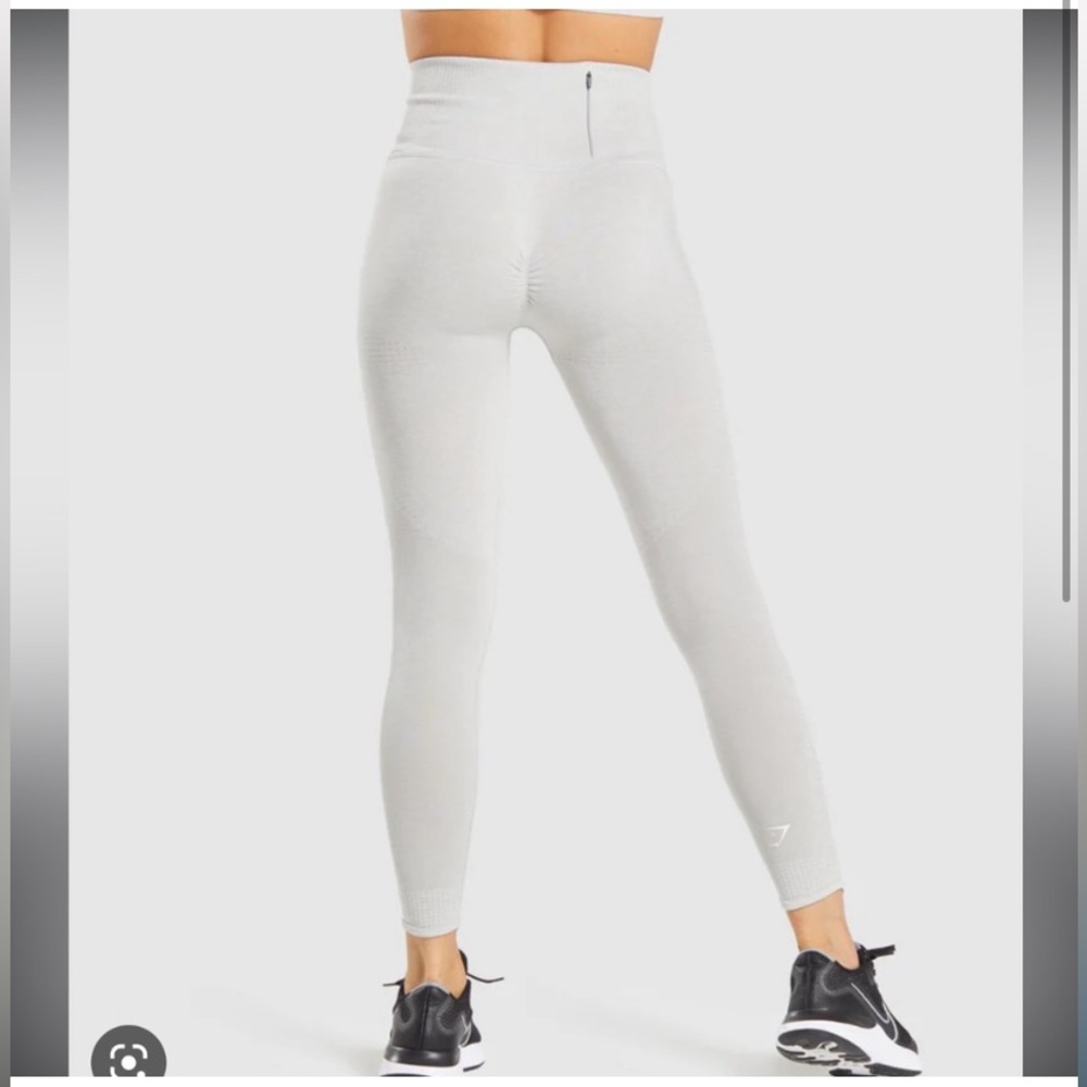 Gym Shark Leggings.Vital-rise-leggings-light-grey-marl.              Size medium - Picture 2 of 4